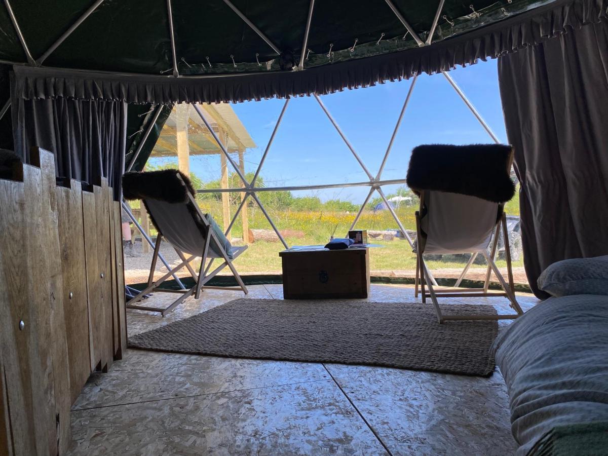 فندق Geodesic Dome Glamping لانيدلوز المظهر الخارجي الصورة