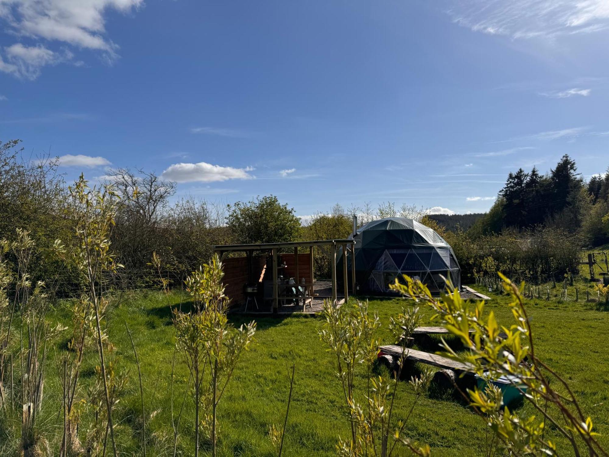 فندق Geodesic Dome Glamping لانيدلوز المظهر الخارجي الصورة